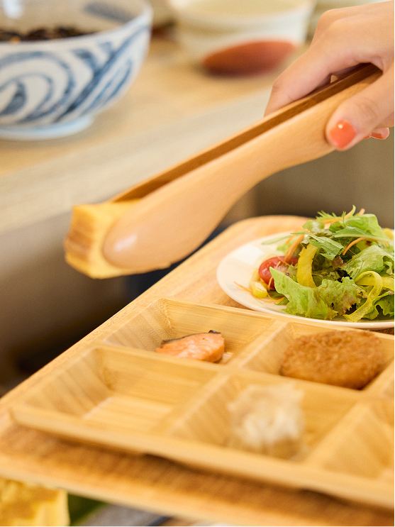 朝食ビュッフェカウンター